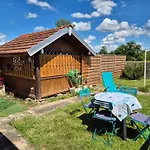 펜션 Maison Chaleureuse Au Calme Domerat