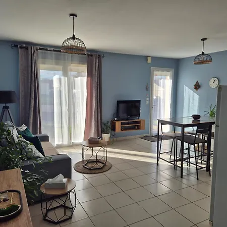 Maison Chaleureuse Au Calme * Domerat