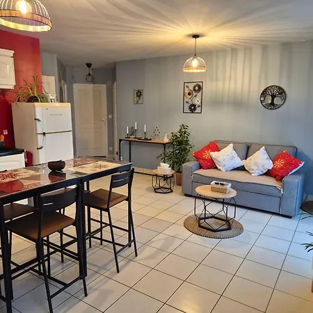 Maison Chaleureuse Au Calme Domerat