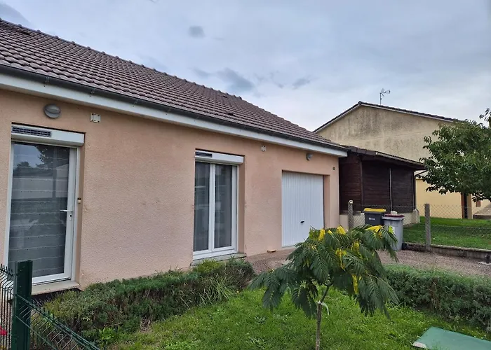 Holiday home Maison Chaleureuse Au Calme *